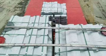 玉林 芝麻白仿形加直形路沿石出货日常