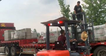 玉林 黄金麻冰裂纹，地铺石装车