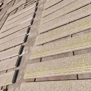 玉林 黄金麻花岗岩光面楼梯踏步