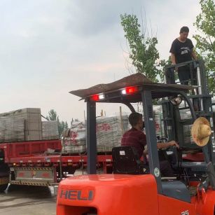 玉林 黄金麻冰裂纹，地铺石装车