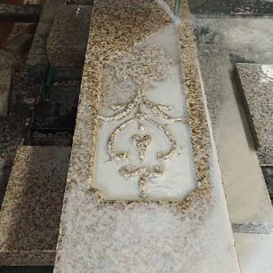 玉林 黄金麻花岗岩异形加工雕刻栏杆大柱