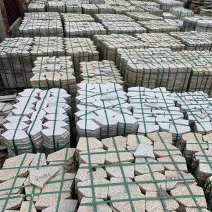 玉林 黄金麻白麻花岗岩荔枝面地铺石(冰裂纹)