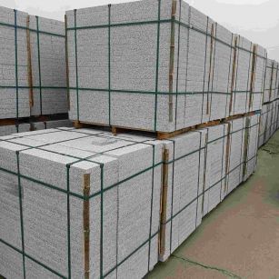 玉林 白麻花岗岩石材荔枝面地铺石（300*600*50）