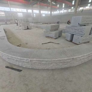 玉林 芝麻白异形坐凳，自然面光面弧形加工