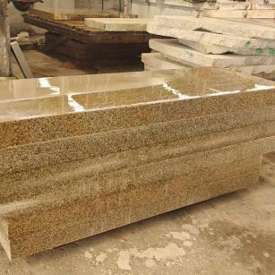 玉林 黄金麻栏杆料半成品加工中