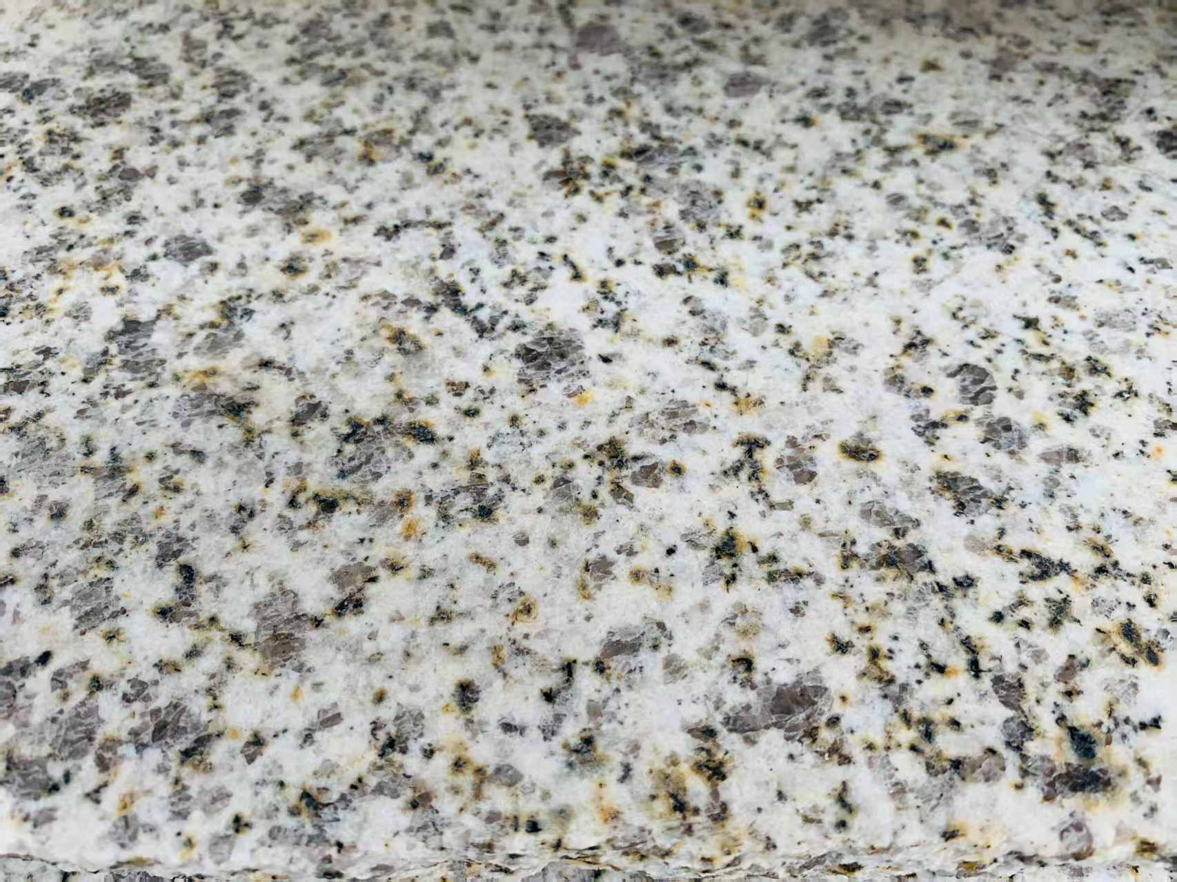 玉林 黄金麻花岗岩石材浅黄光面