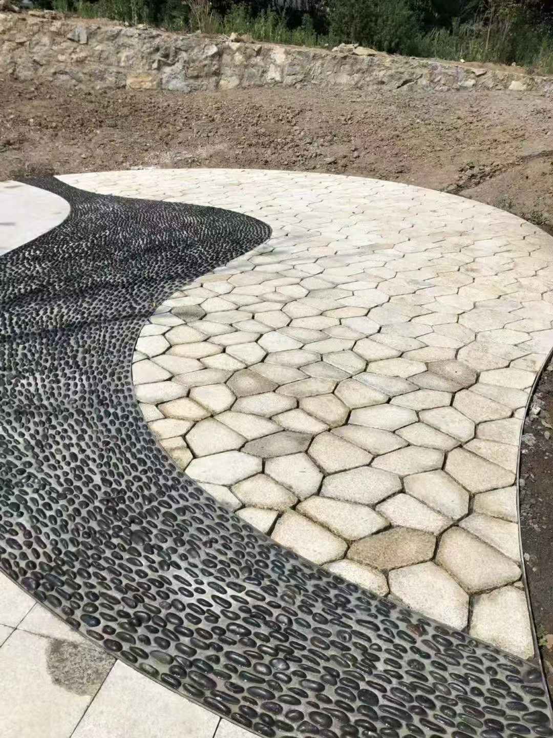 玉林 黄金麻冰裂纹地铺石工地铺装案例