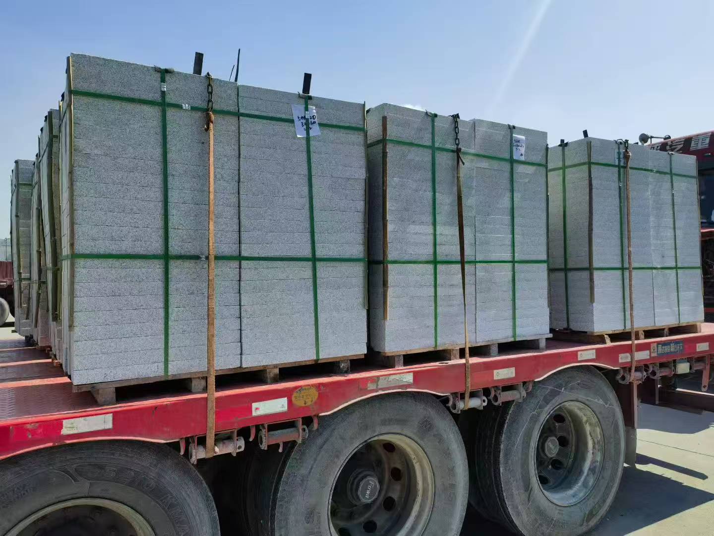 玉林芝麻白花岗岩出货日常地铺石