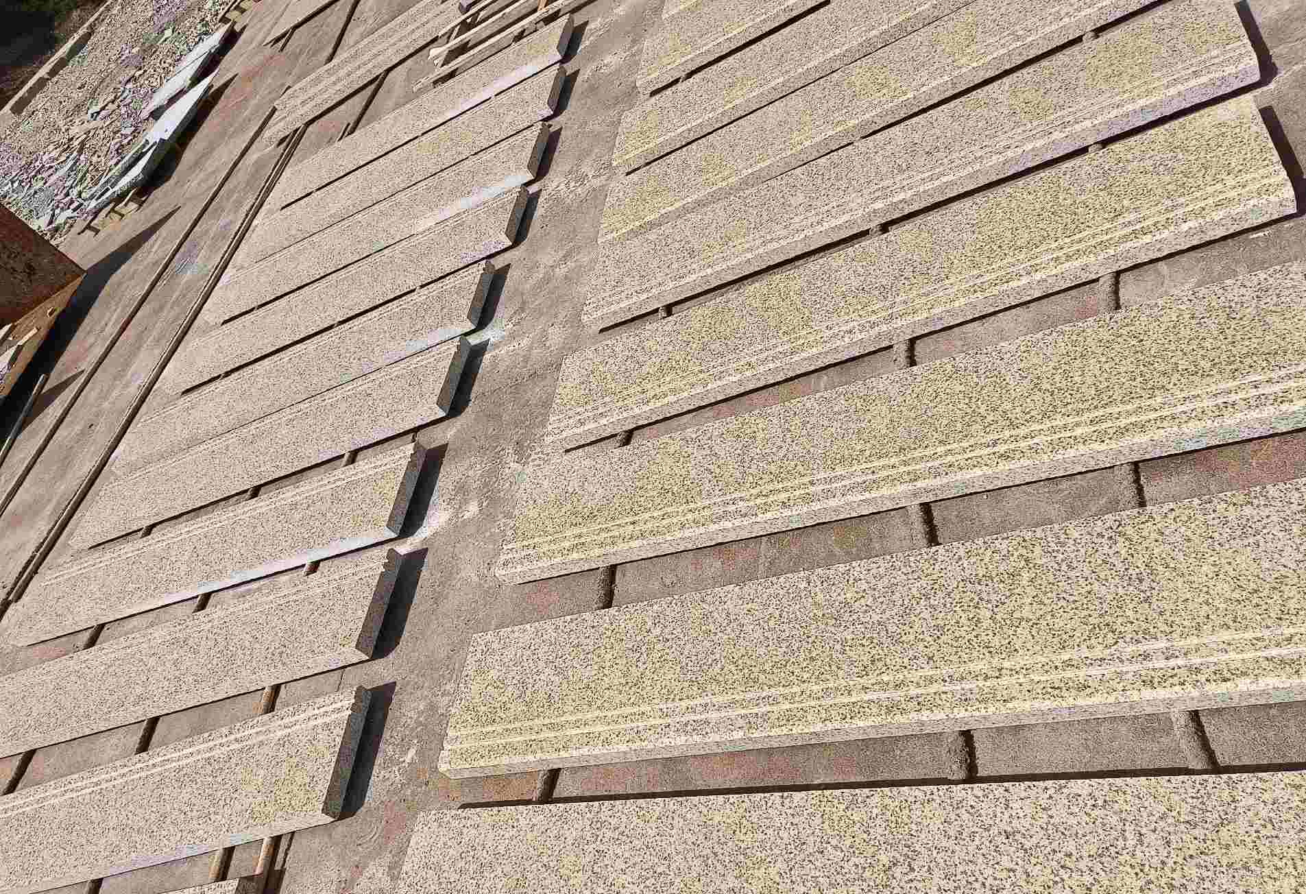 玉林 黄金麻花岗岩光面楼梯踏步