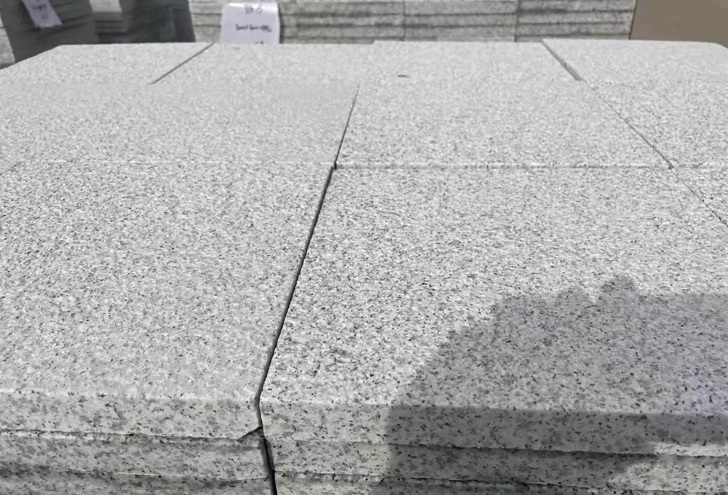 玉林 白麻花岗岩石材推荐 荔枝面地铺石