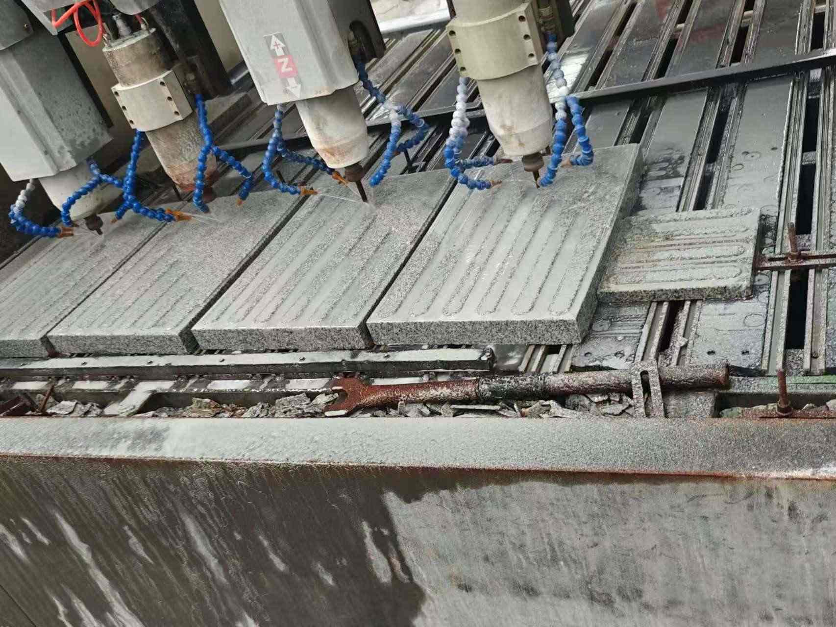 玉林 芝麻白花岗岩荔枝面盲道雕刻