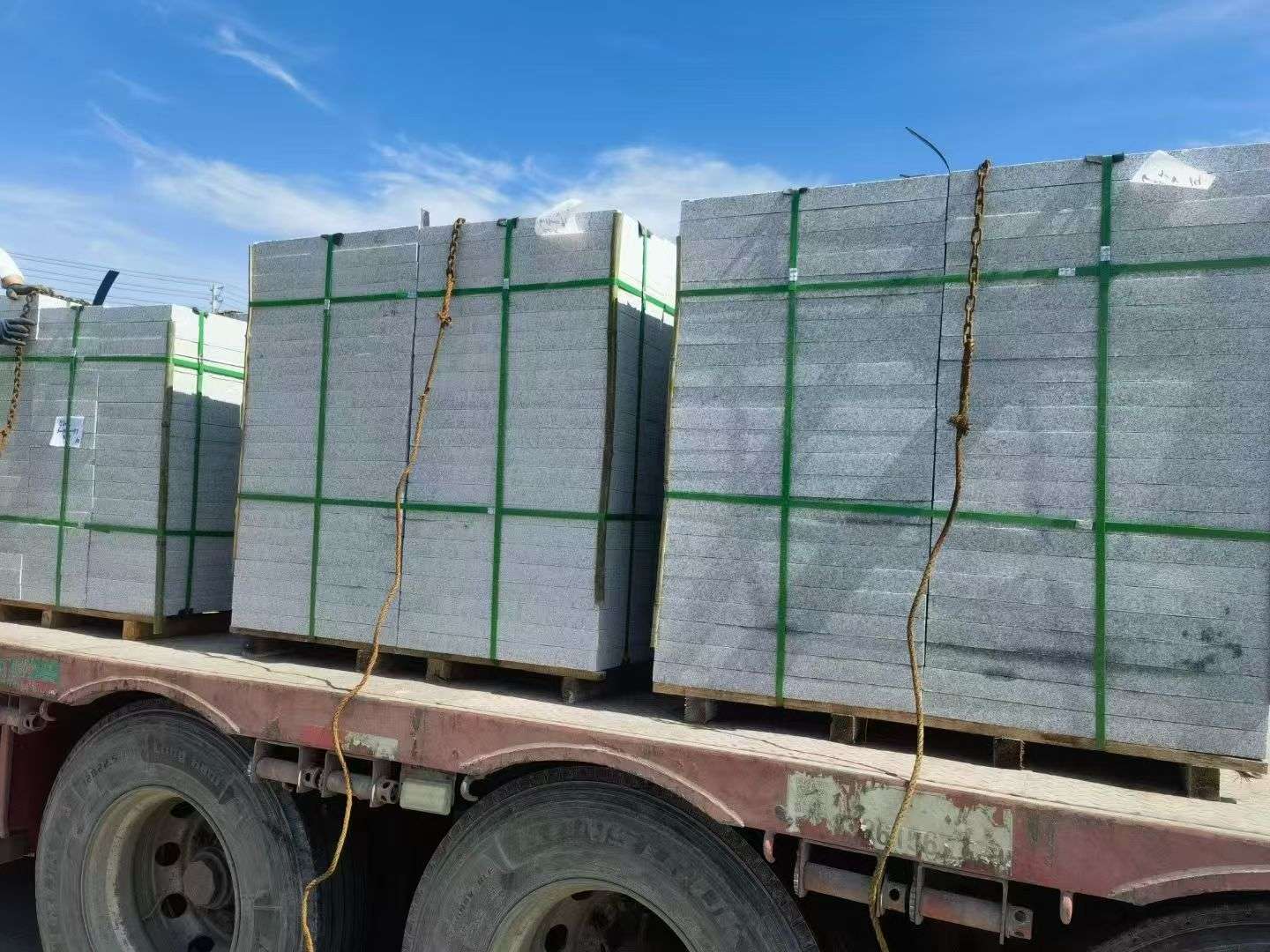 玉林 芝麻白花岗岩地铺石装车日常