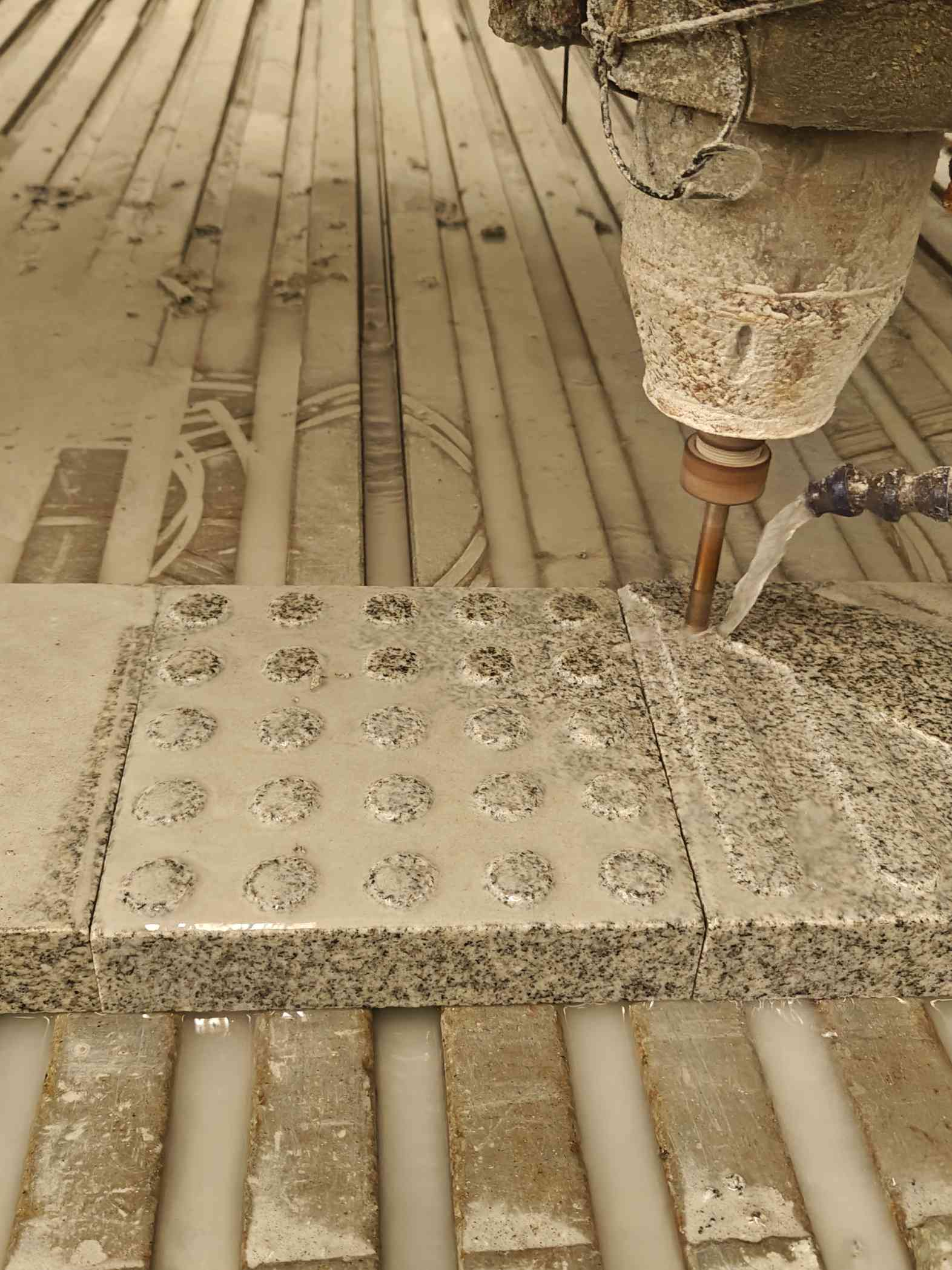 玉林 芝麻白花岗岩石材盲人石、盲道石、盲点石