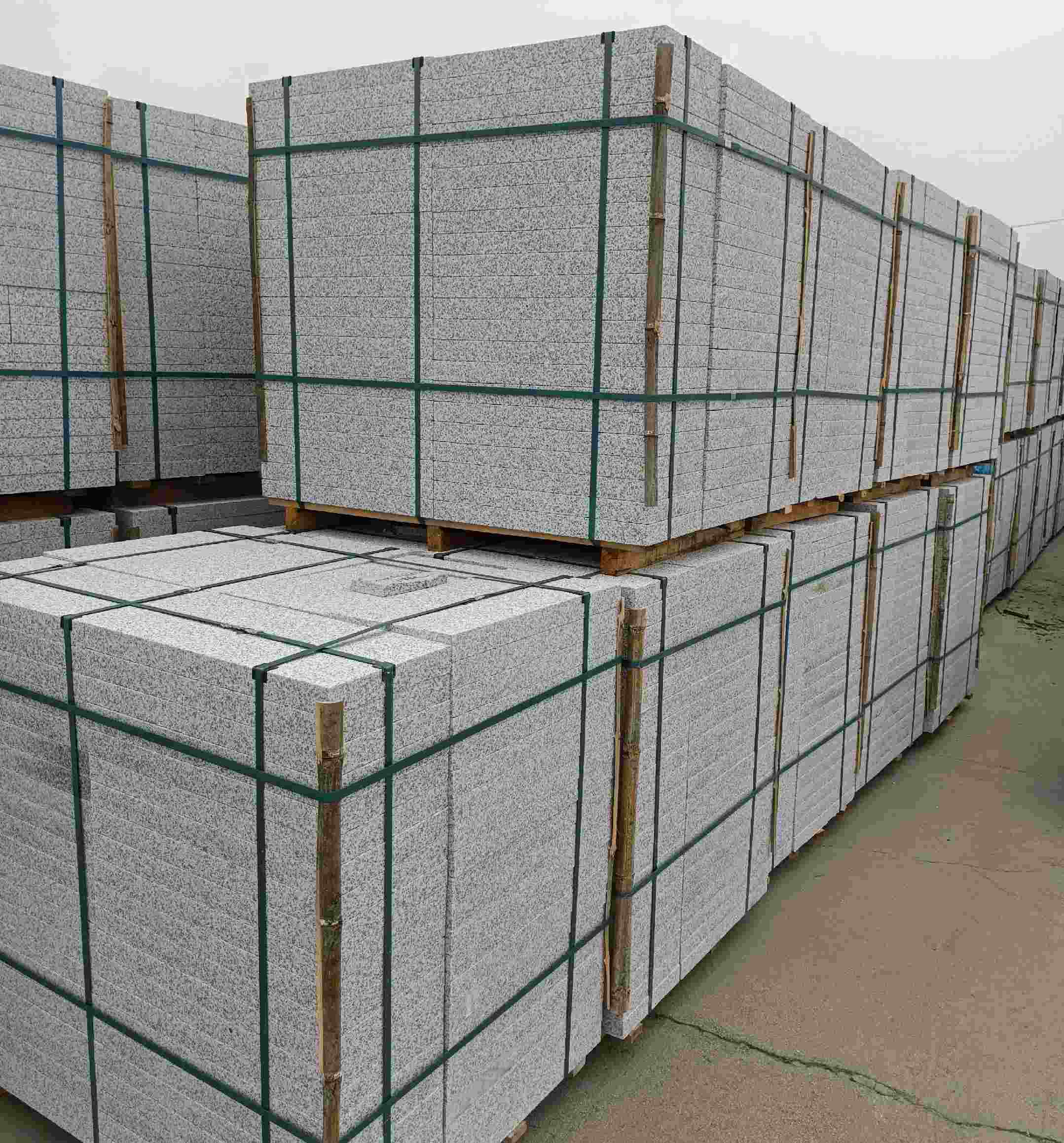 玉林 白麻花岗岩石材荔枝面地铺石（300*600*50）