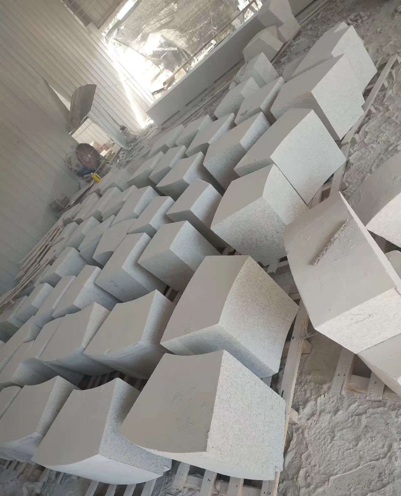 玉林 白麻花岗岩异形坐凳