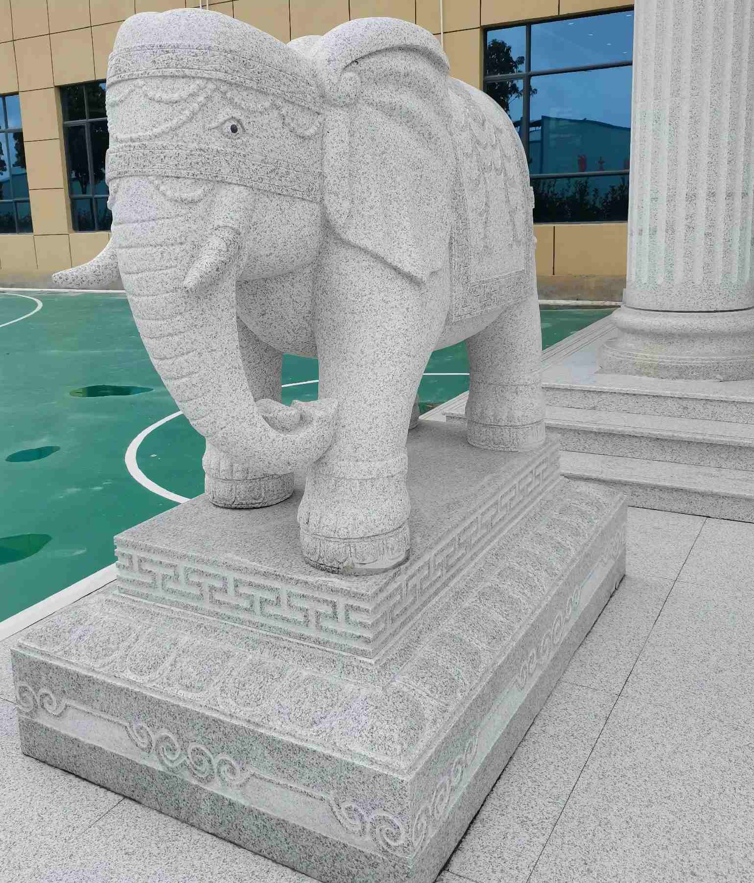玉林 白麻花岗岩动物异形石雕-大象