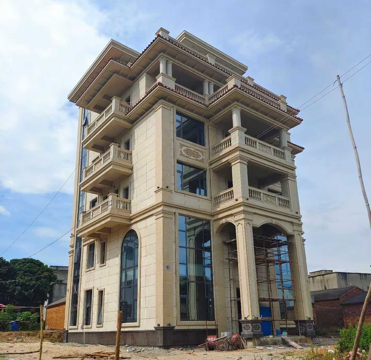 玉林 黄金麻花岗岩石材别墅外墙干挂搭配（雕花栏杆花瓶柱门楼罗马柱）