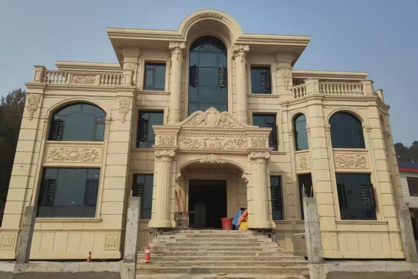 玉林 黄金麻花岗岩别墅外墙干挂