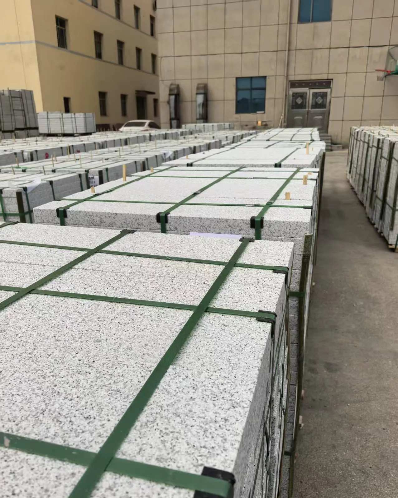 玉林 白麻花岗岩5.0公分荔枝面地铺石