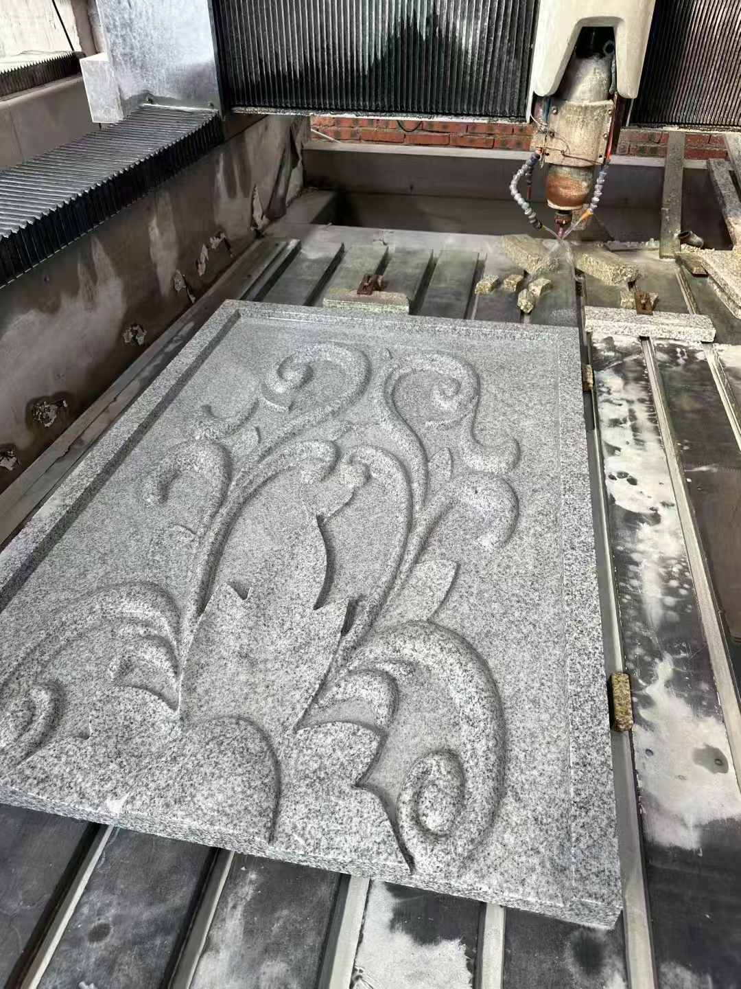 玉林 白麻别墅干挂雕花板