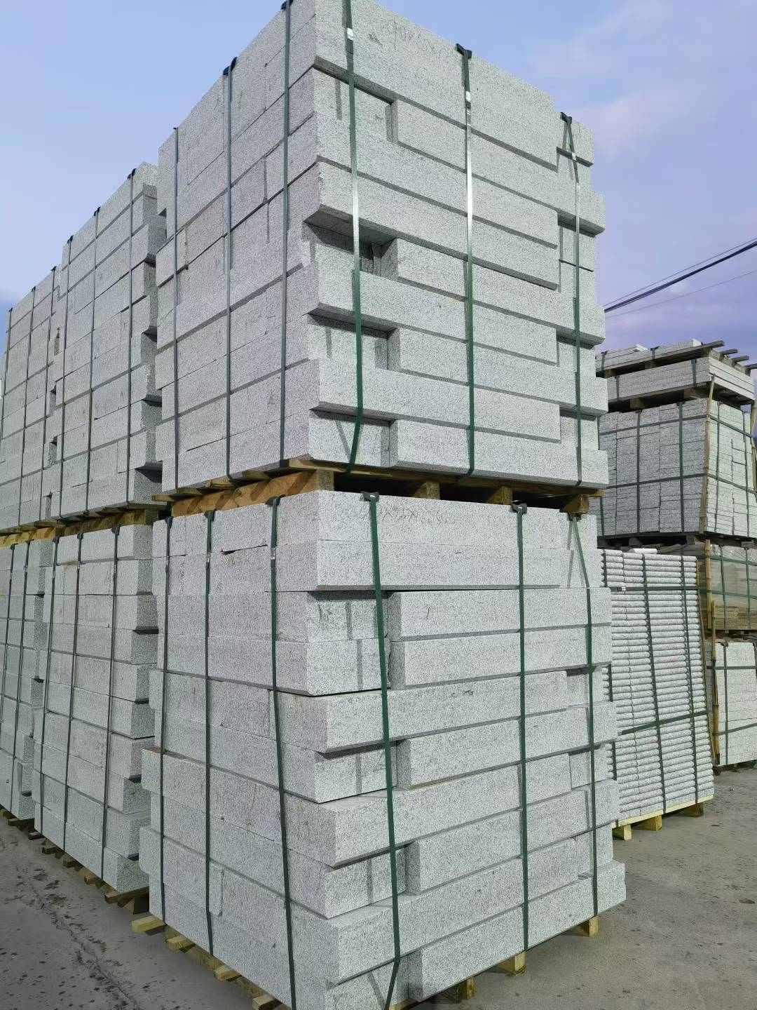 玉林 芝麻白花岗岩路沿石，路缘石，路肩石，道牙，立缘石，马路牙子，街沿石，侧石等