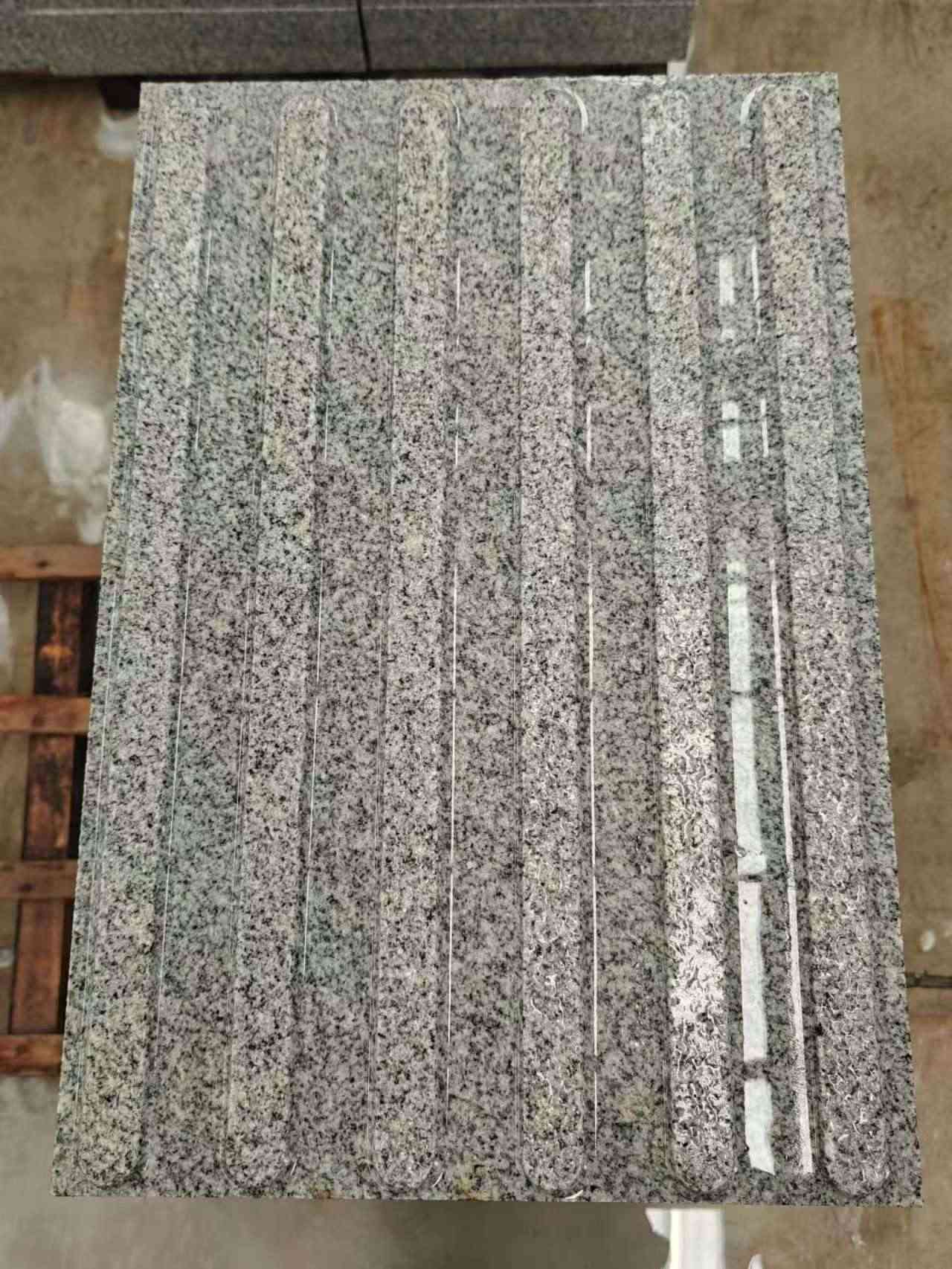 玉林 芝麻白花岗岩荔枝面雕刻盲道，盲条