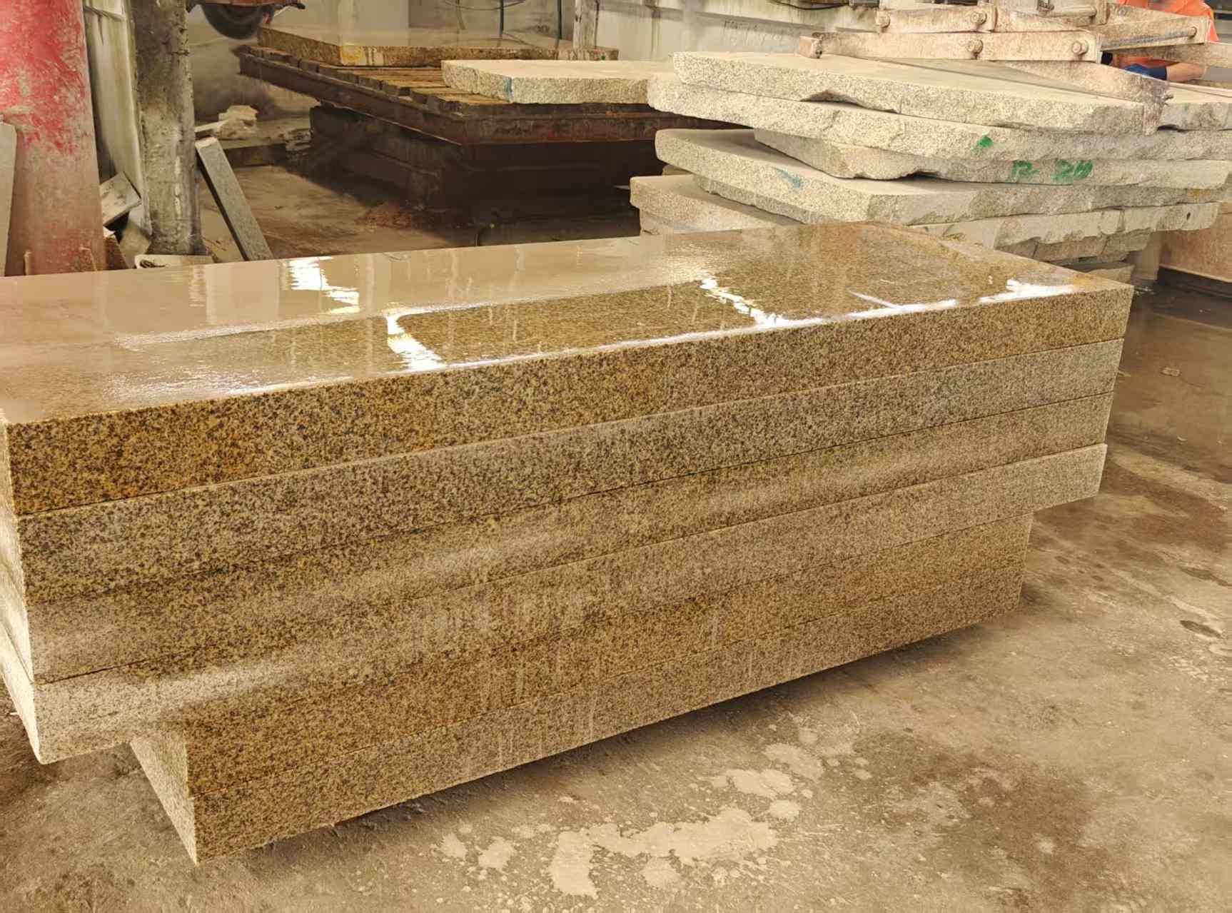 玉林 黄金麻栏杆料半成品加工中